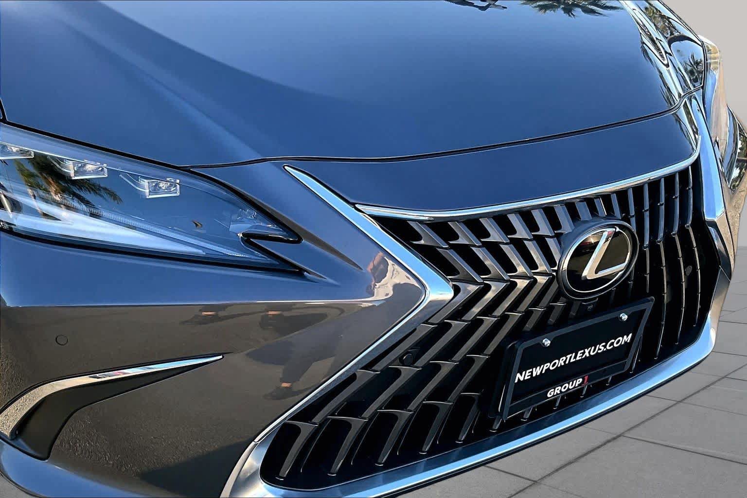 Certified 2023 Lexus ES 300h w/ Accessory Package (Z1) FWD image 28