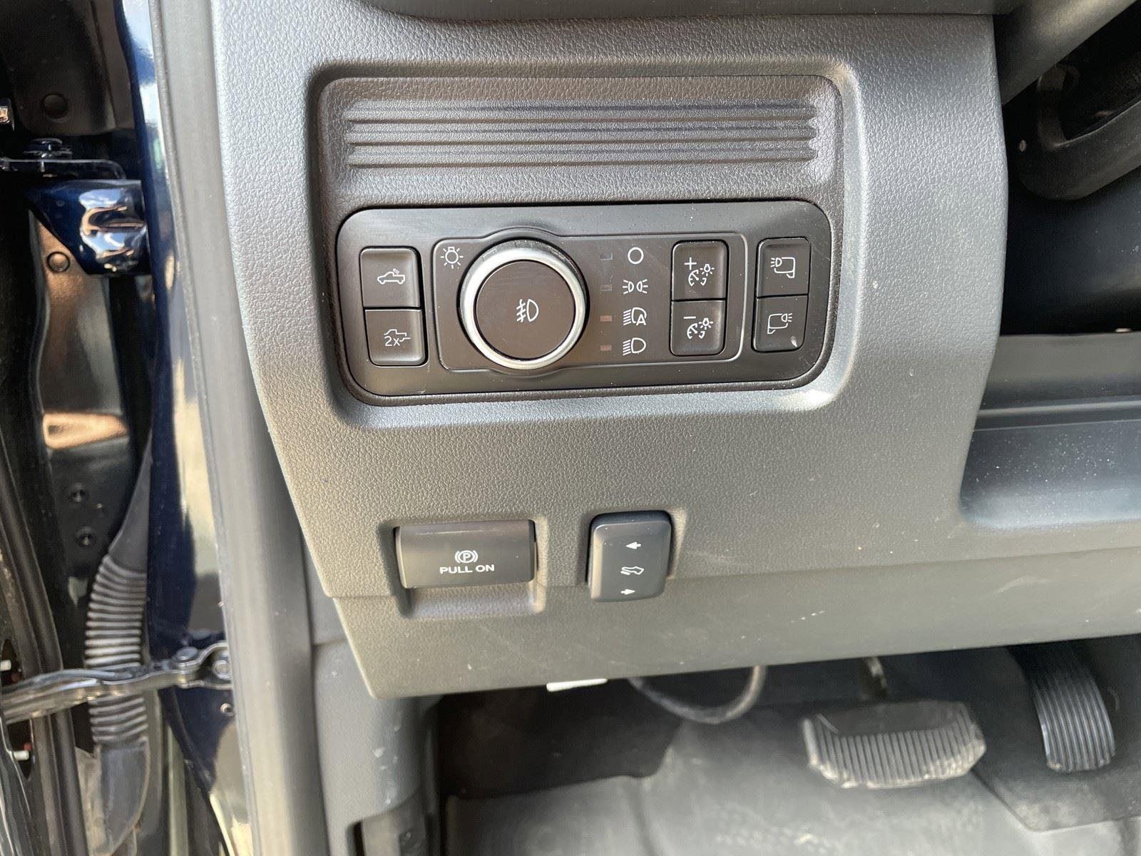 Used 2025 Ford F250 Lariat w/ Chrome Package image 13