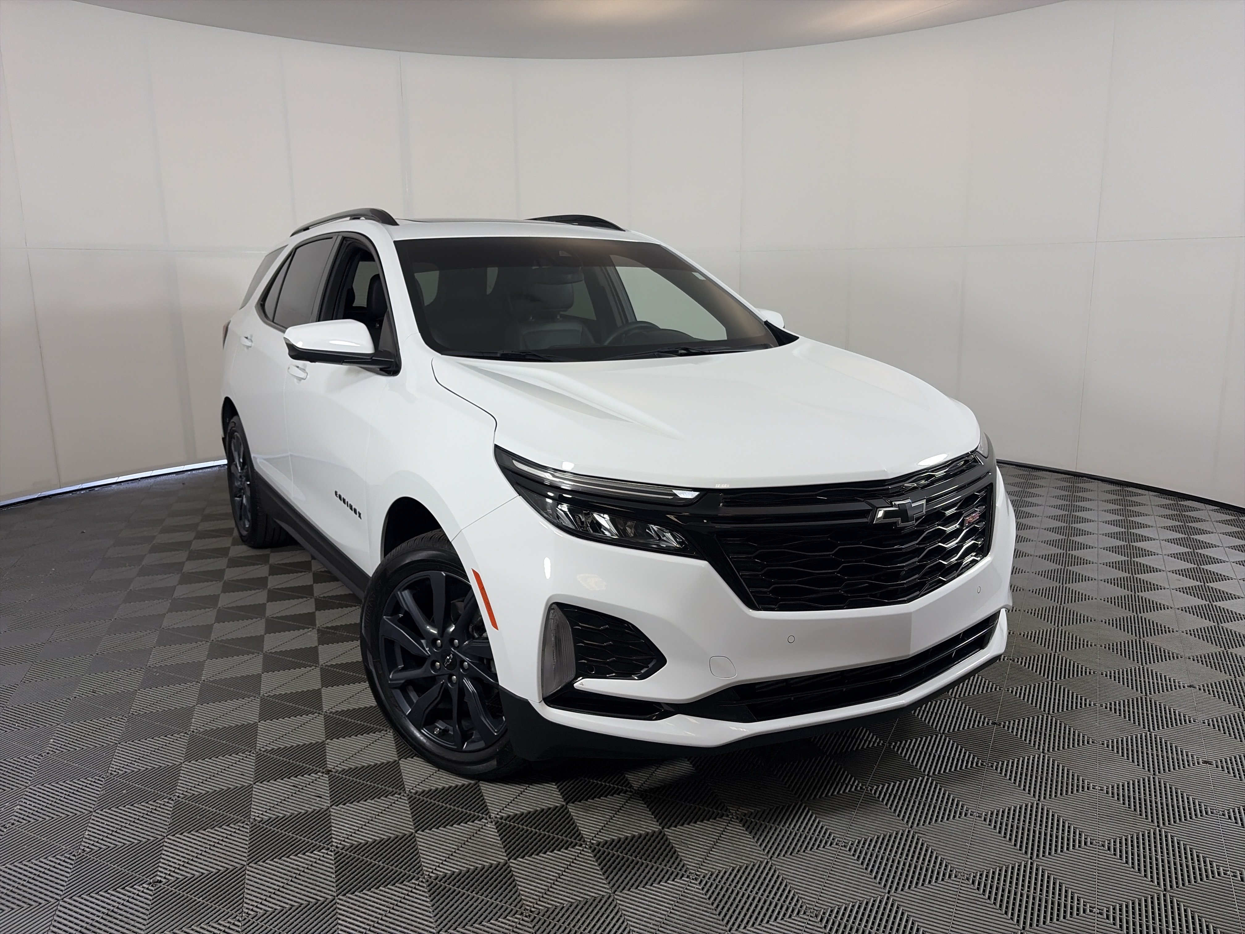 Used 2024 Chevrolet Equinox RS w/ RS Leather Package