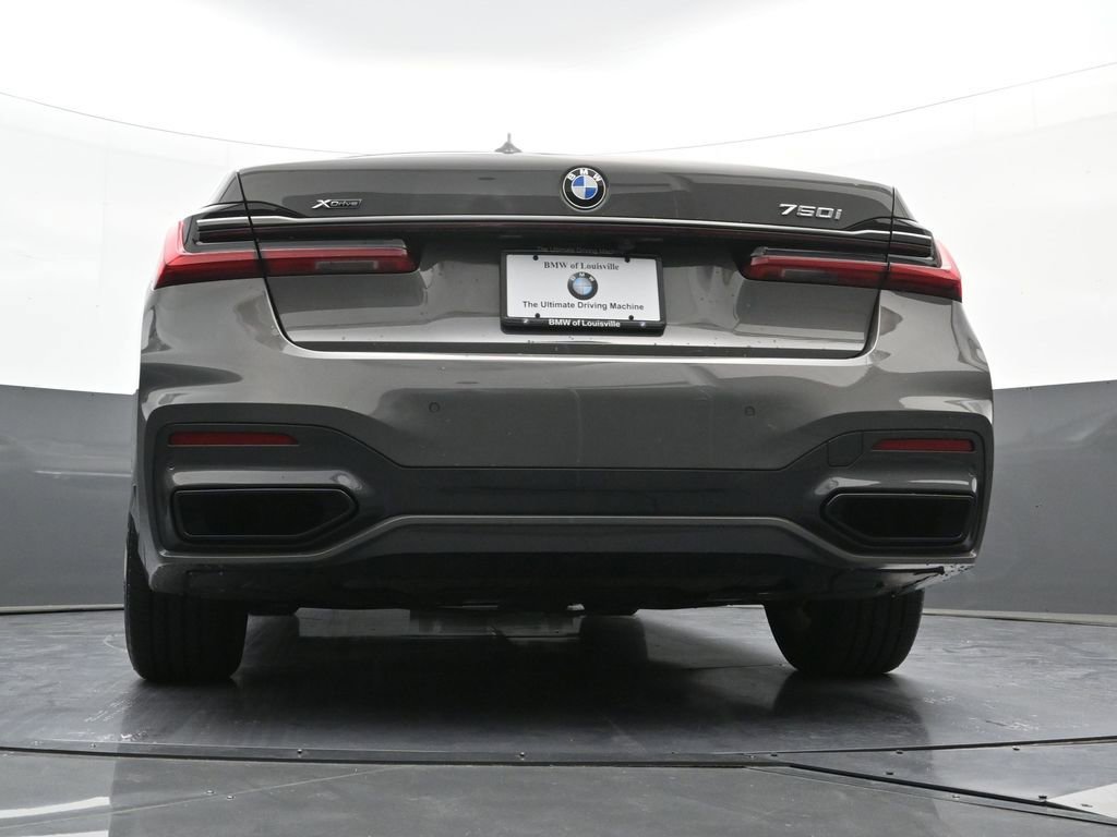 Used 2022 BMW 750i xDrive w/ Executive Package AWD/4WD image 27