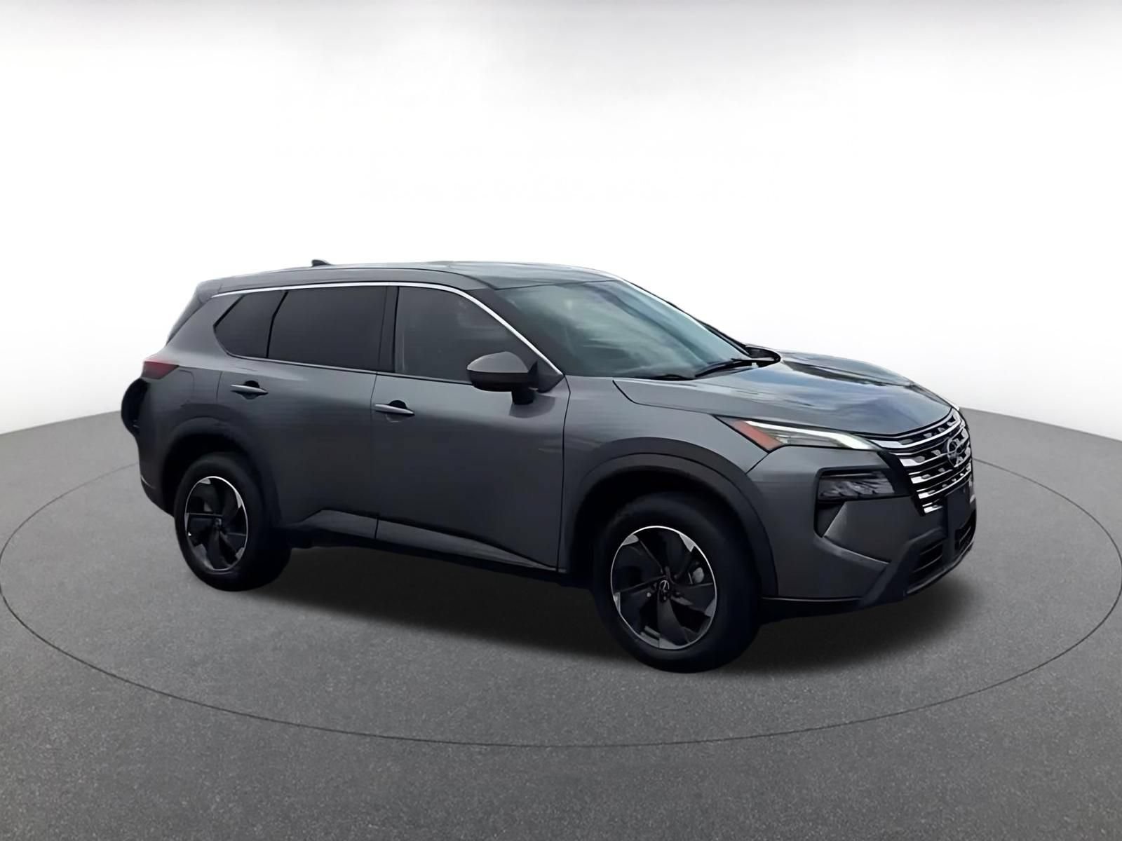 Used 2025 Nissan Rogue SV AWD/4WD image 2