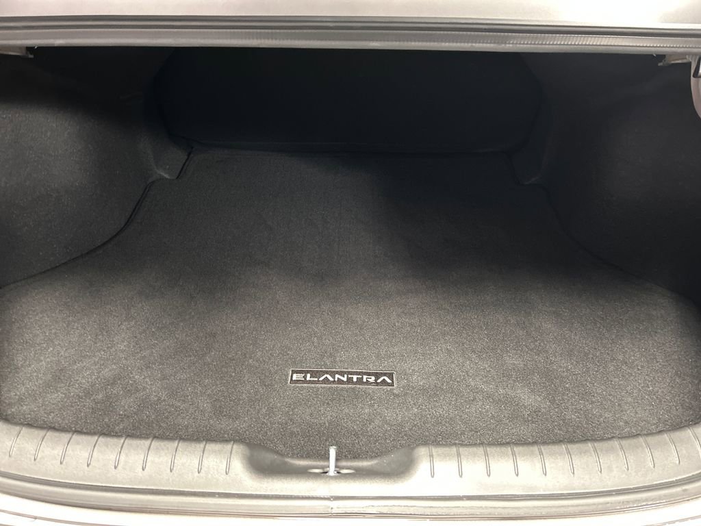Used 2023 Hyundai Elantra SEL w/ Cargo Package image 22