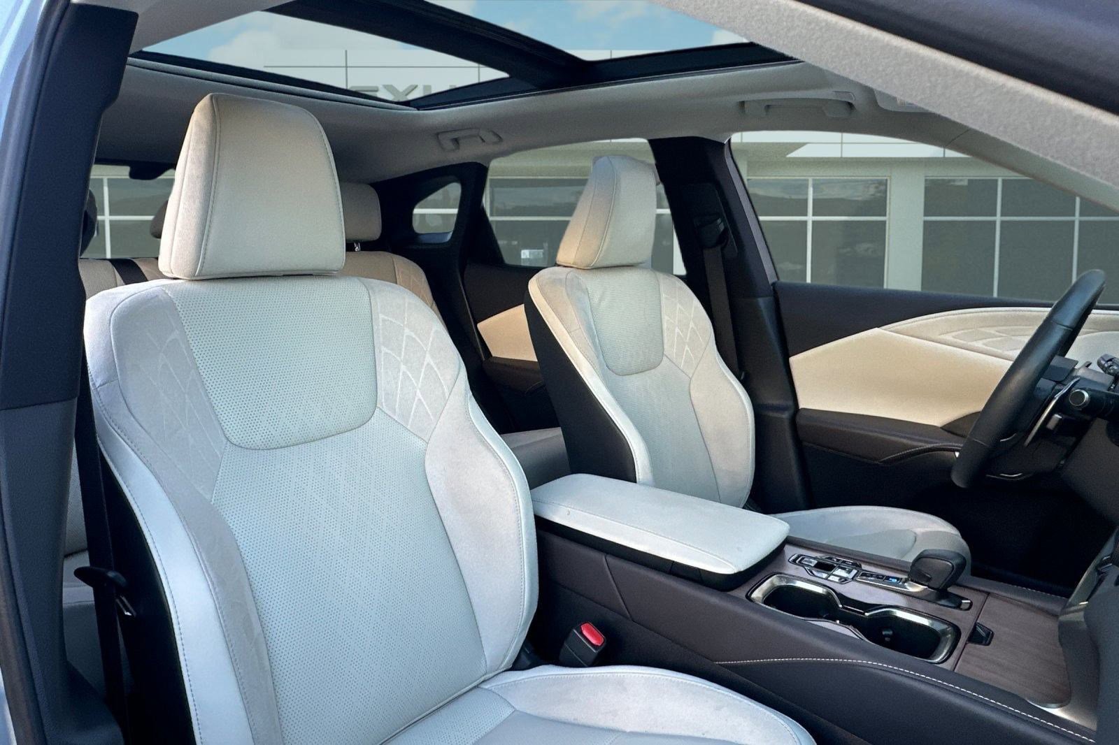 Certified 2024 Lexus RX 350 w/ Luxury Package image 30