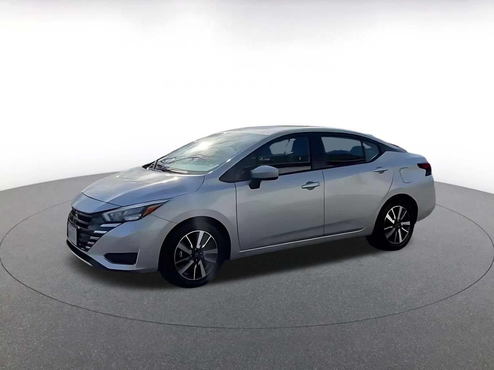 Used 2025 Nissan Versa SV FWD image 8