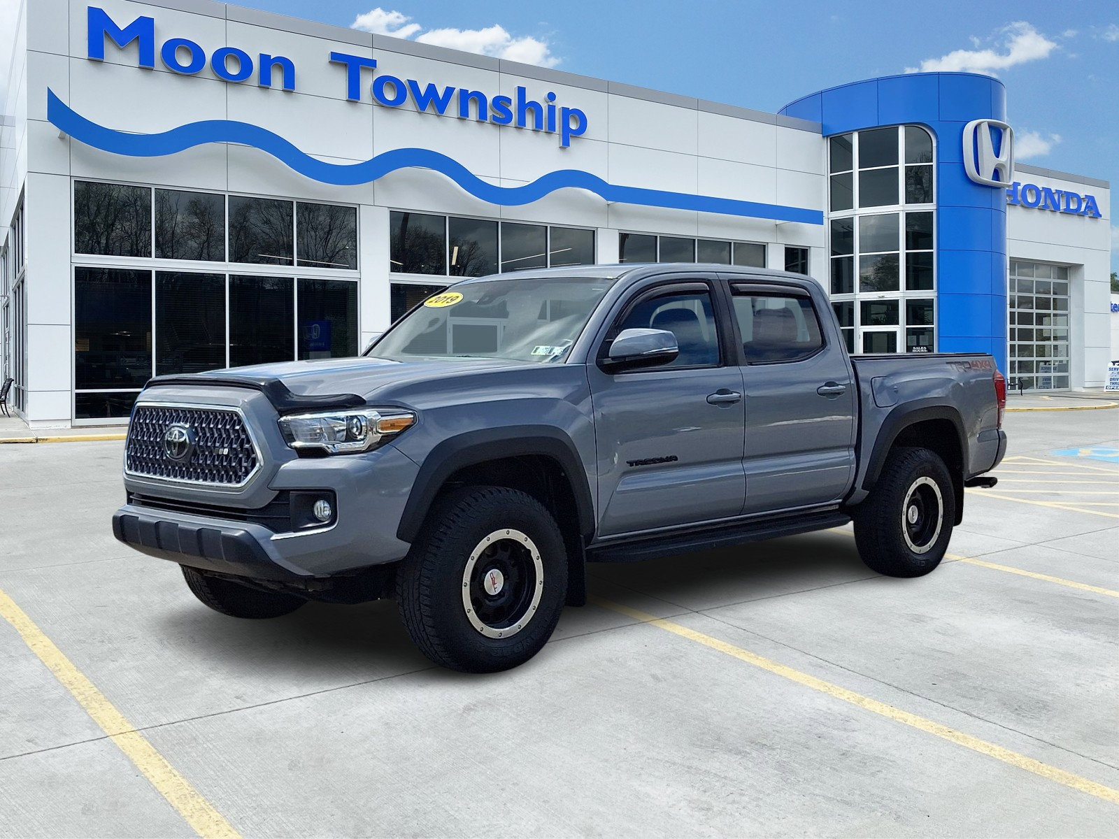 Used 2019 Toyota Tacoma TRD Off-Road w/ TRD Premium Off Road Package image 3