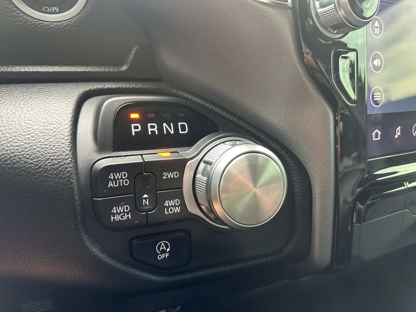 Used 2025 RAM 1500 Laramie image 23