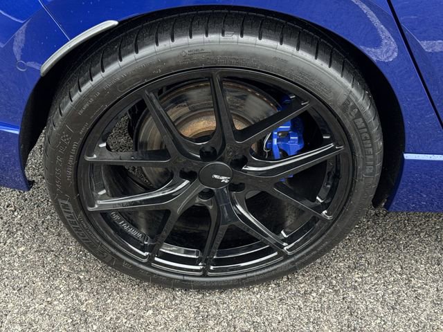 Used 2022 Volkswagen Golf R image 33