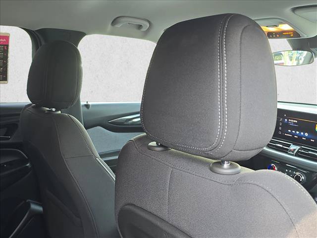 Used 2024 Chevrolet TrailBlazer LT AWD/4WD image 21
