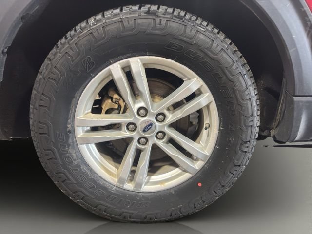 Used 2021 Ford Explorer XLT w/ Equipment Group 202A AWD/4WD image 34