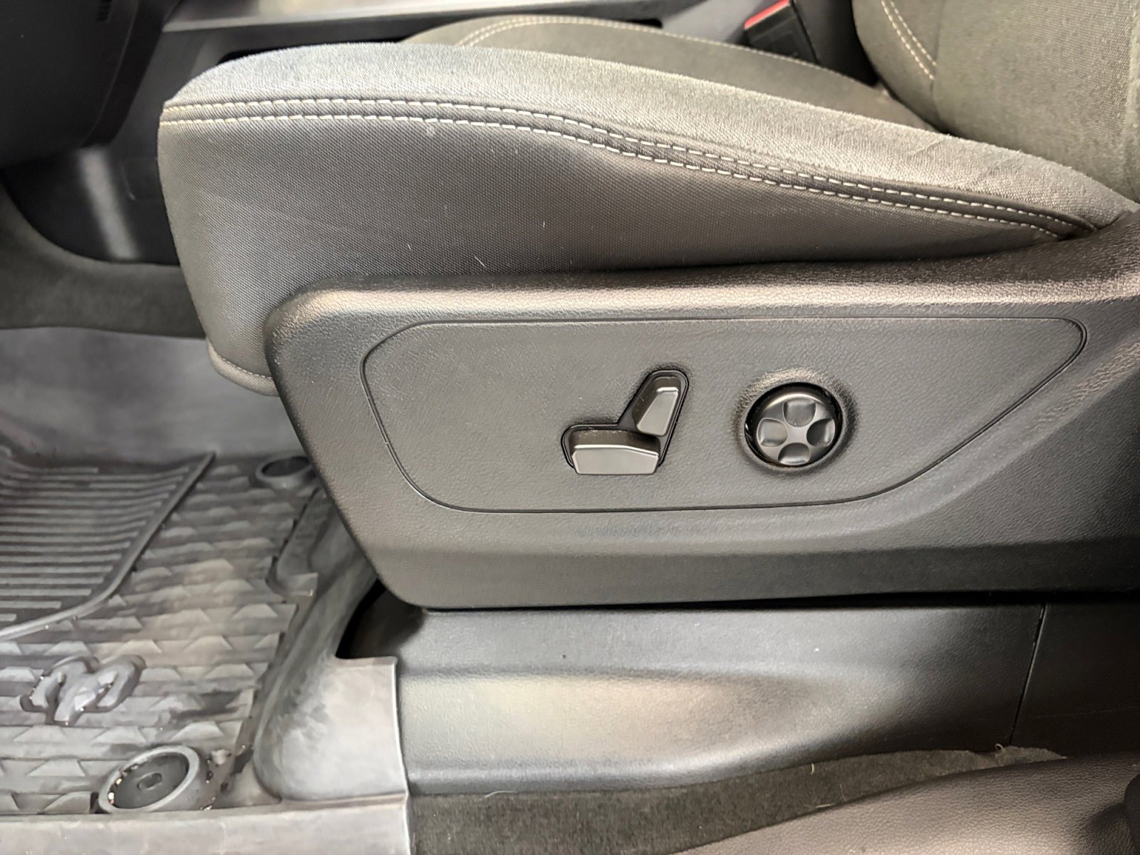 Used 2021 RAM 1500 Big Horn image 15