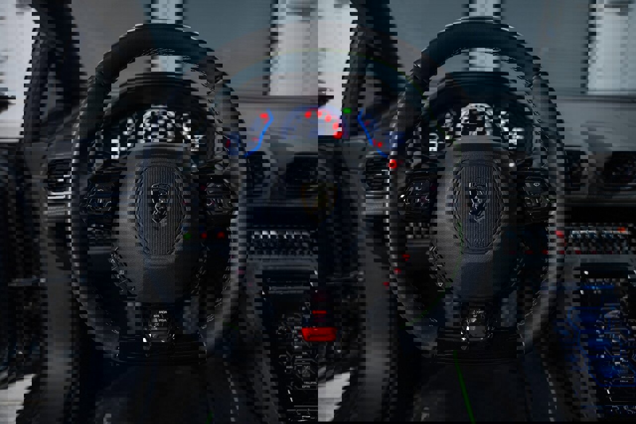 Used 2020 Lamborghini Huracan EVO image 19