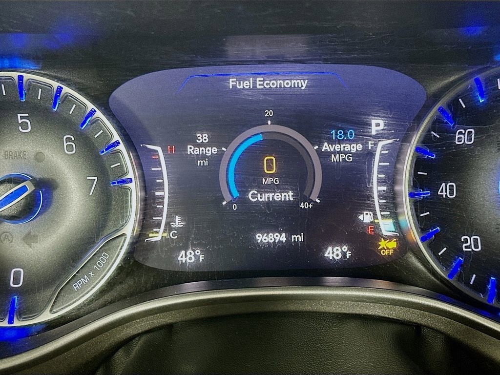 Used 2024 Chrysler Pacifica Touring-L AWD/4WD image 15