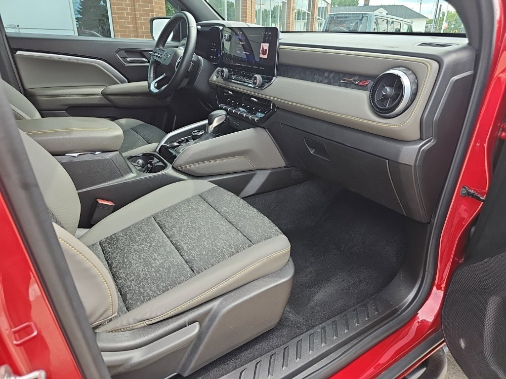 Used 2024 Chevrolet Colorado ZR2 AWD/4WD image 30