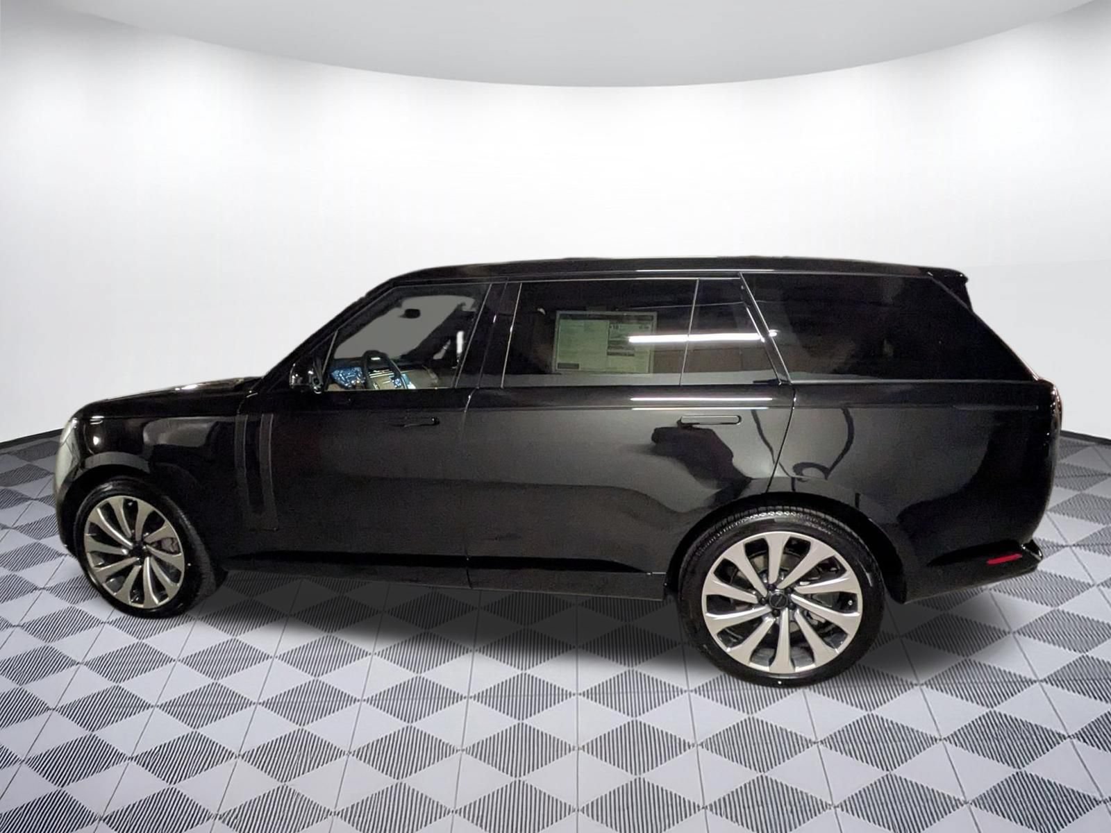 New 2026 Land Rover Range Rover Long Wheelbase SE AWD/4WD image 2
