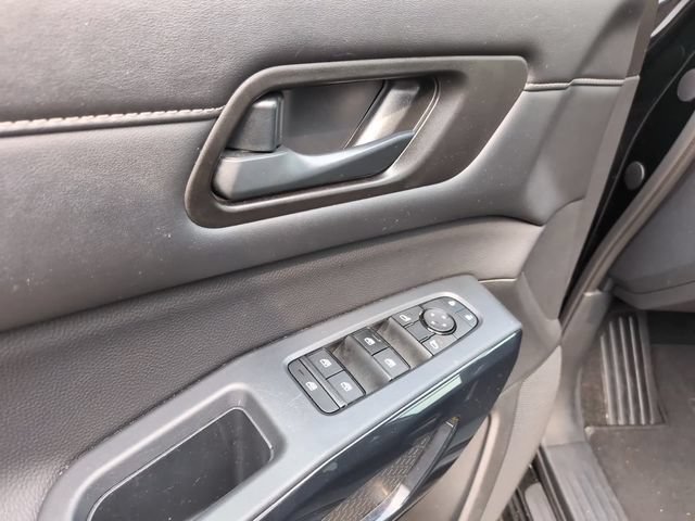 Used 2025 Nissan Pathfinder SV AWD/4WD image 10