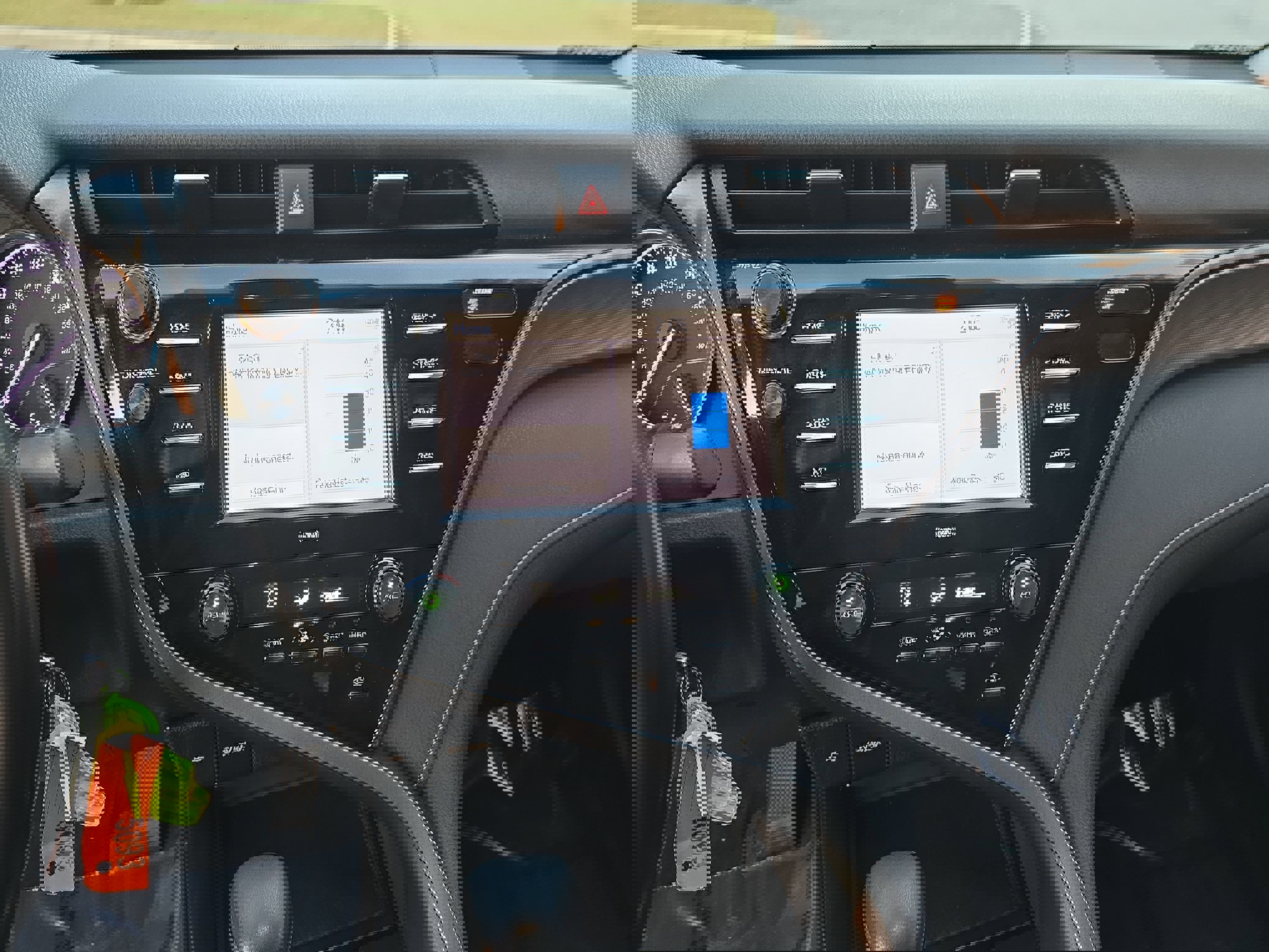 Used 2020 Toyota Camry SE image 19