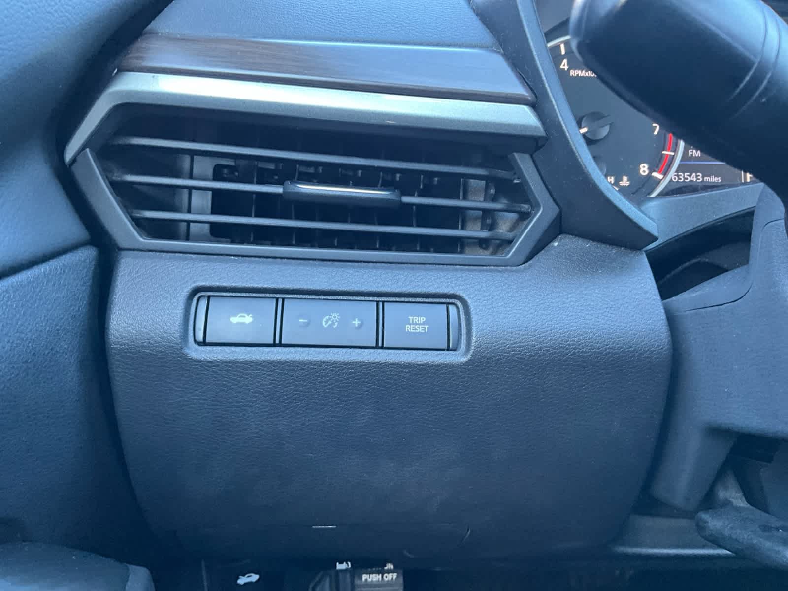 Used 2024 Nissan Altima 2.5 SV FWD image 18