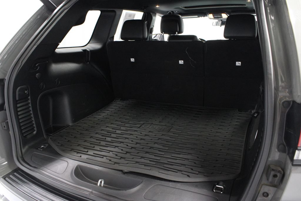 Used 2021 Jeep Grand Cherokee Laredo X AWD/4WD image 16