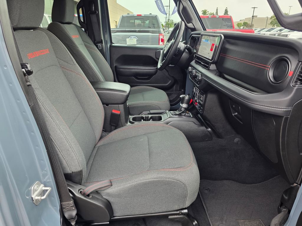 Used 2025 Jeep Wrangler Rubicon image 10