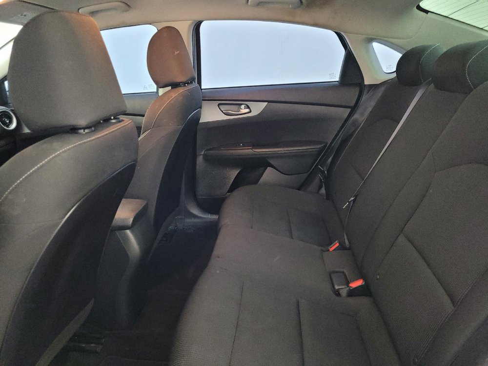 Used 2020 Kia Forte LXS FWD image 18