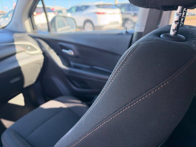 Used 2021 Chevrolet Trax LS w/ Tint and Cruise Package AWD/4WD image 14