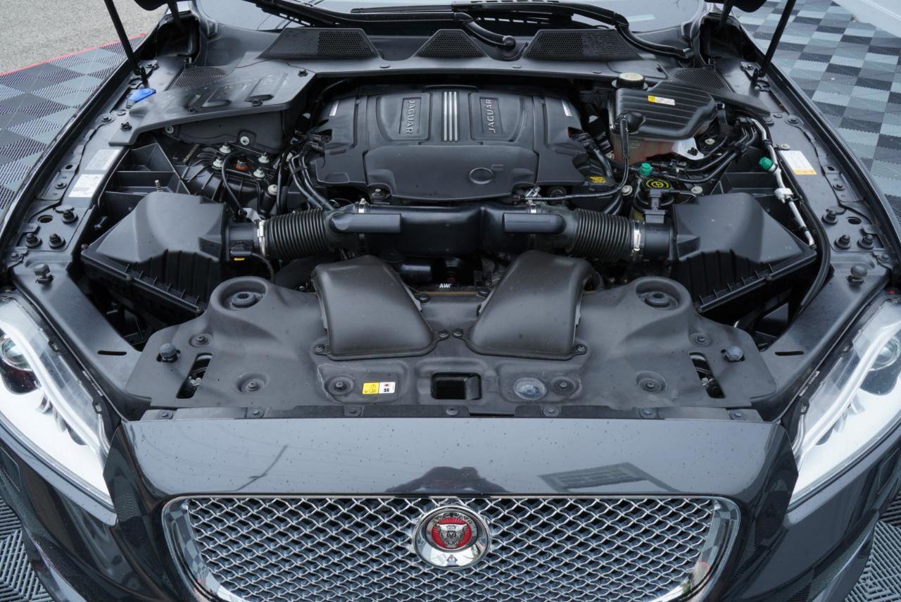 Used 2015 Jaguar XJ L Portfolio AWD/4WD image 79