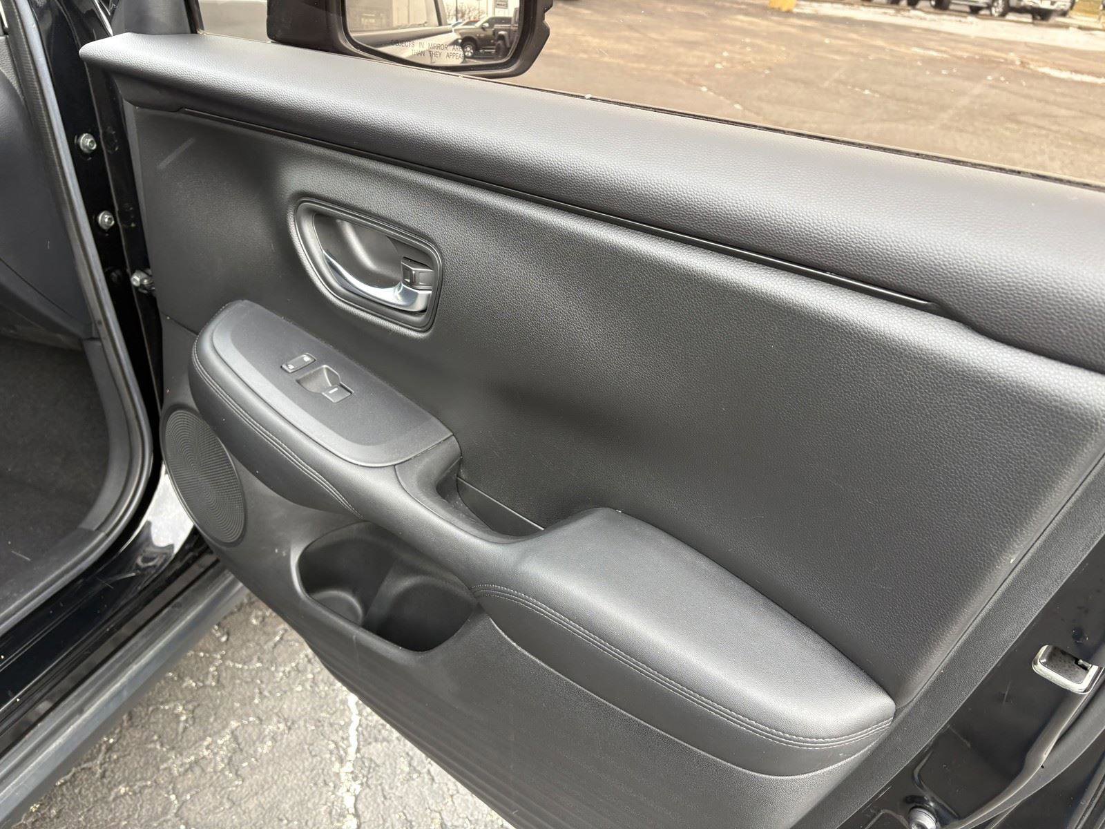 Used 2024 Honda HR-V LX image 11