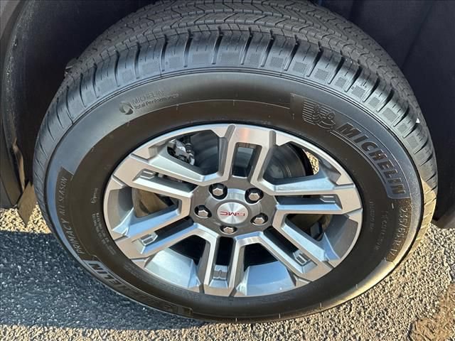 New 2027 GMC Terrain Elevation FWD image 17