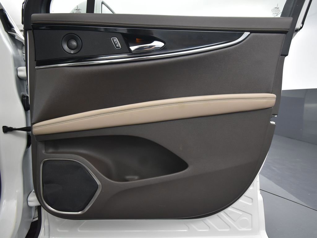 Used 2023 Lincoln Nautilus Reserve w/ Equipment Group 201A image 47