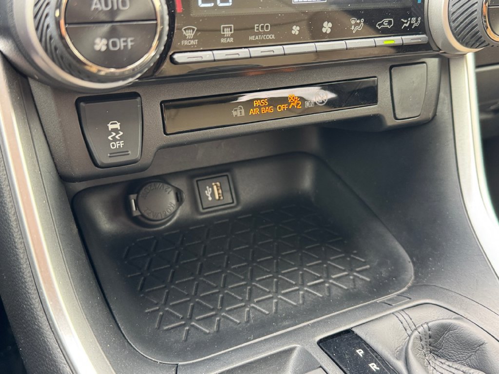 Certified 2025 Toyota RAV4 LE AWD/4WD image 24