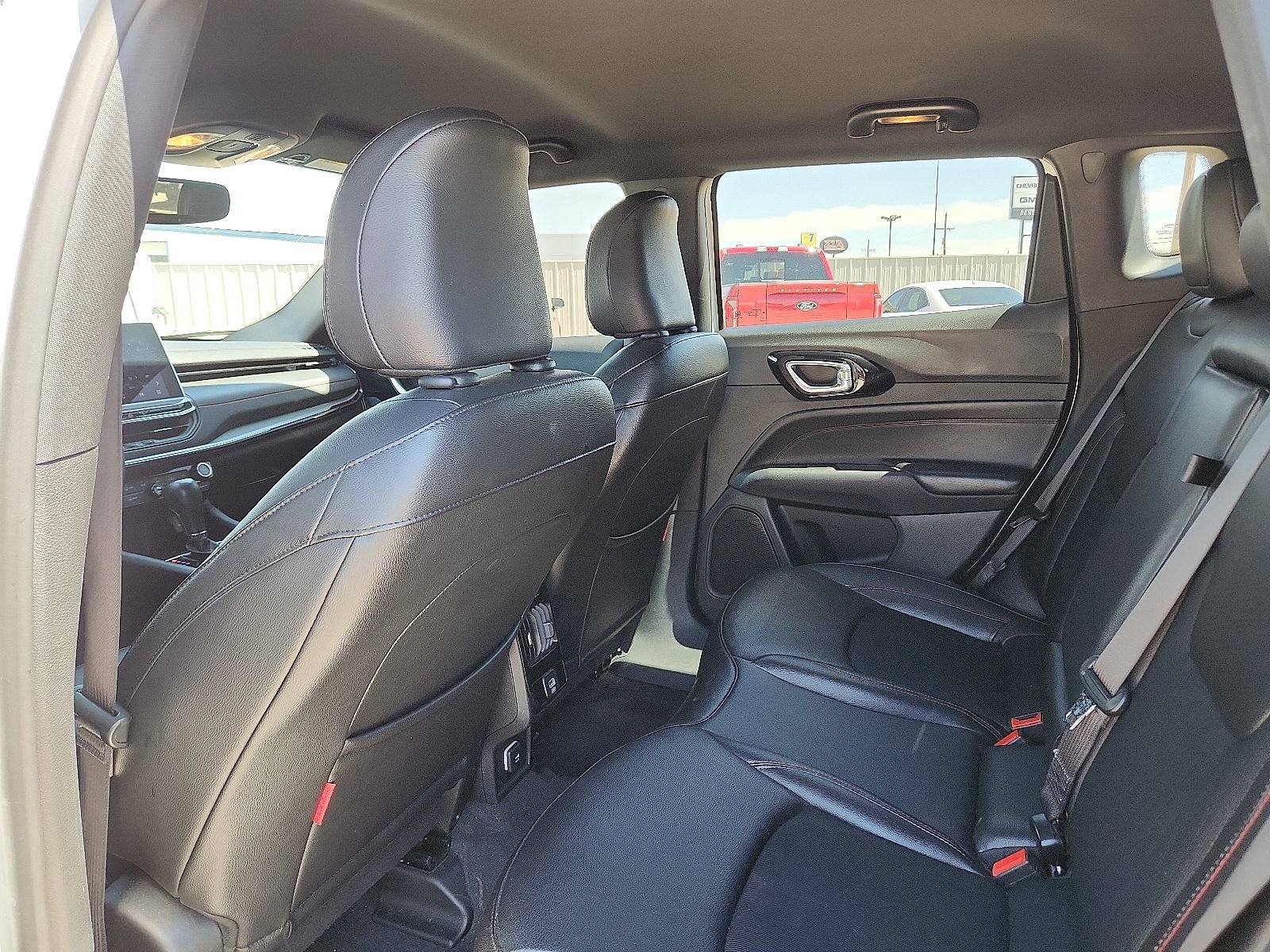Used 2025 Jeep Compass Trailhawk AWD/4WD image 9