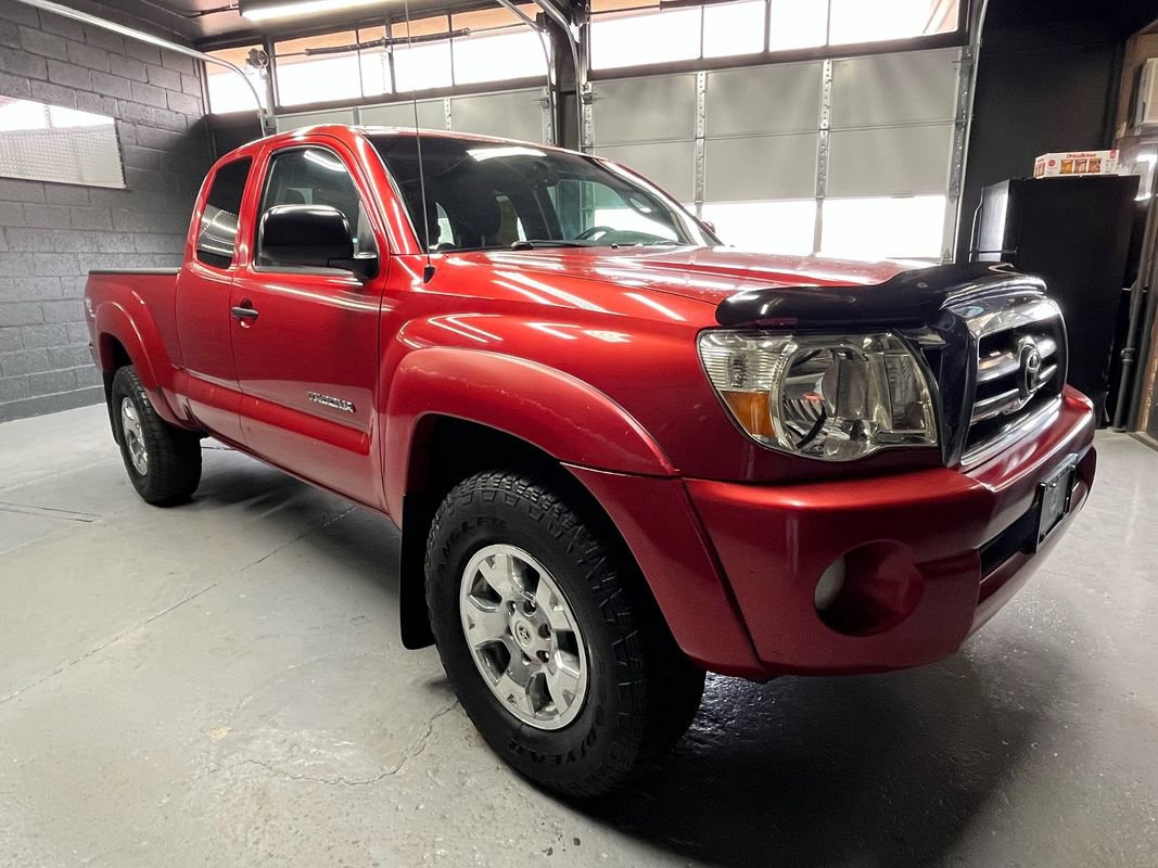 Used 2009 Toyota Tacoma w/ SR5 & TRD Off-Road Packages image 2