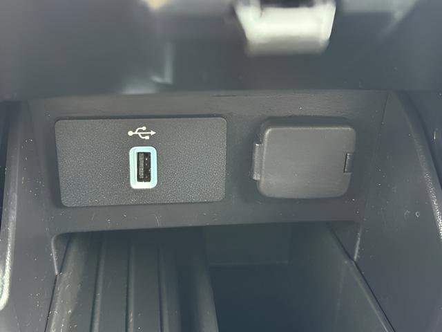 Used 2018 Ford Explorer Platinum image 16