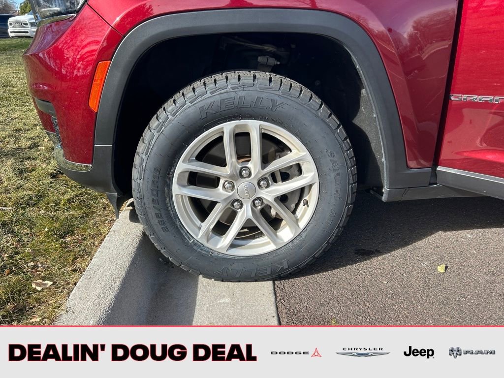 Used 2023 Jeep Grand Cherokee L Laredo image 26