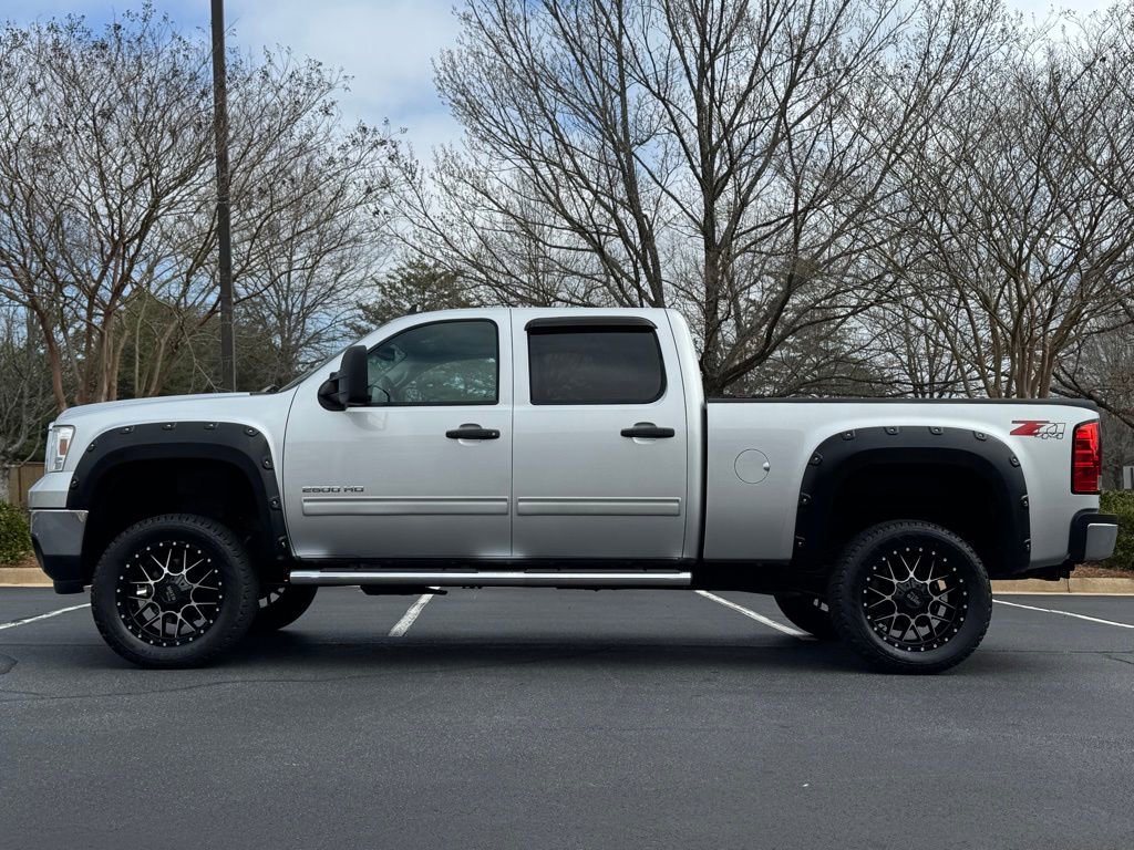 Used 2013 GMC Sierra 2500 SLE w/ Suspension Package, Off-Road image 3