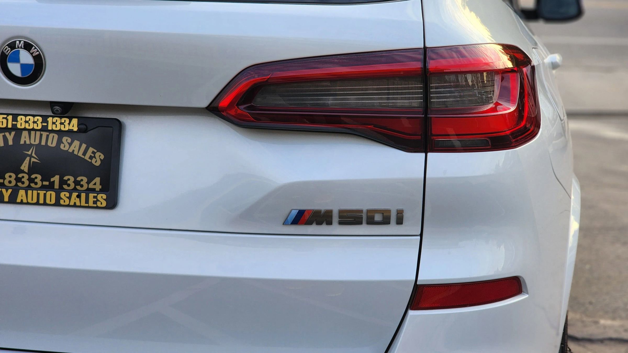 Used 2020 BMW X5 M50i w/ Premium Package image 10