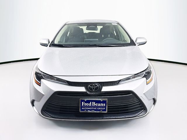 Used 2023 Toyota Corolla LE FWD image 2