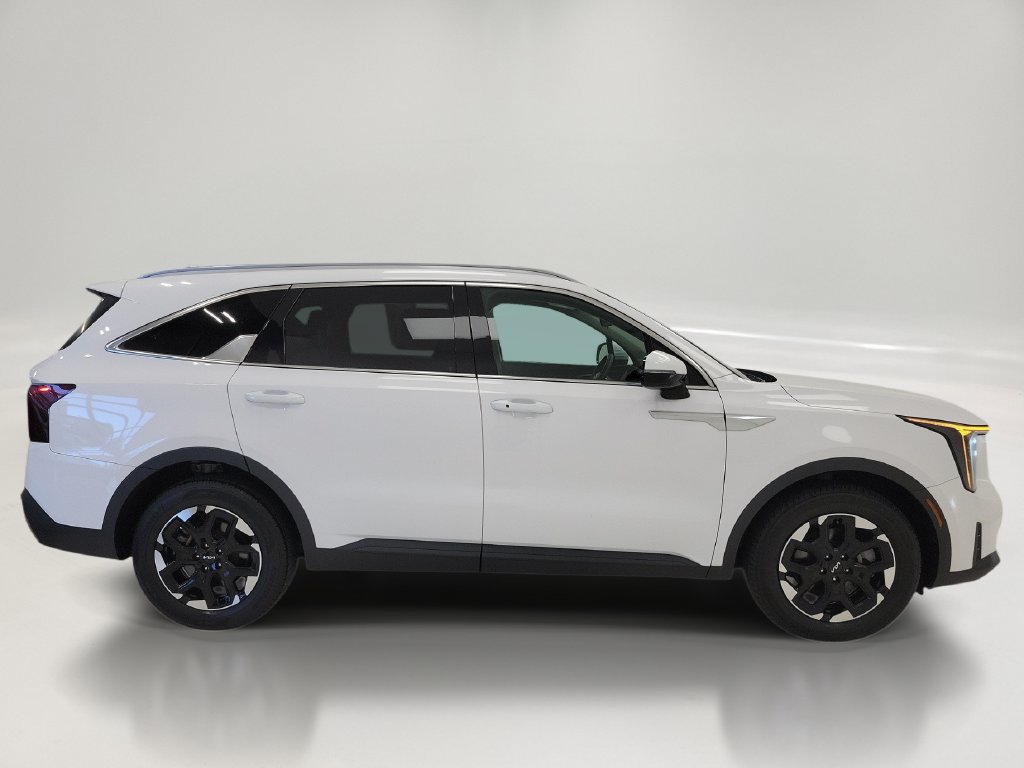 Used 2024 Kia Sorento S FWD image 4