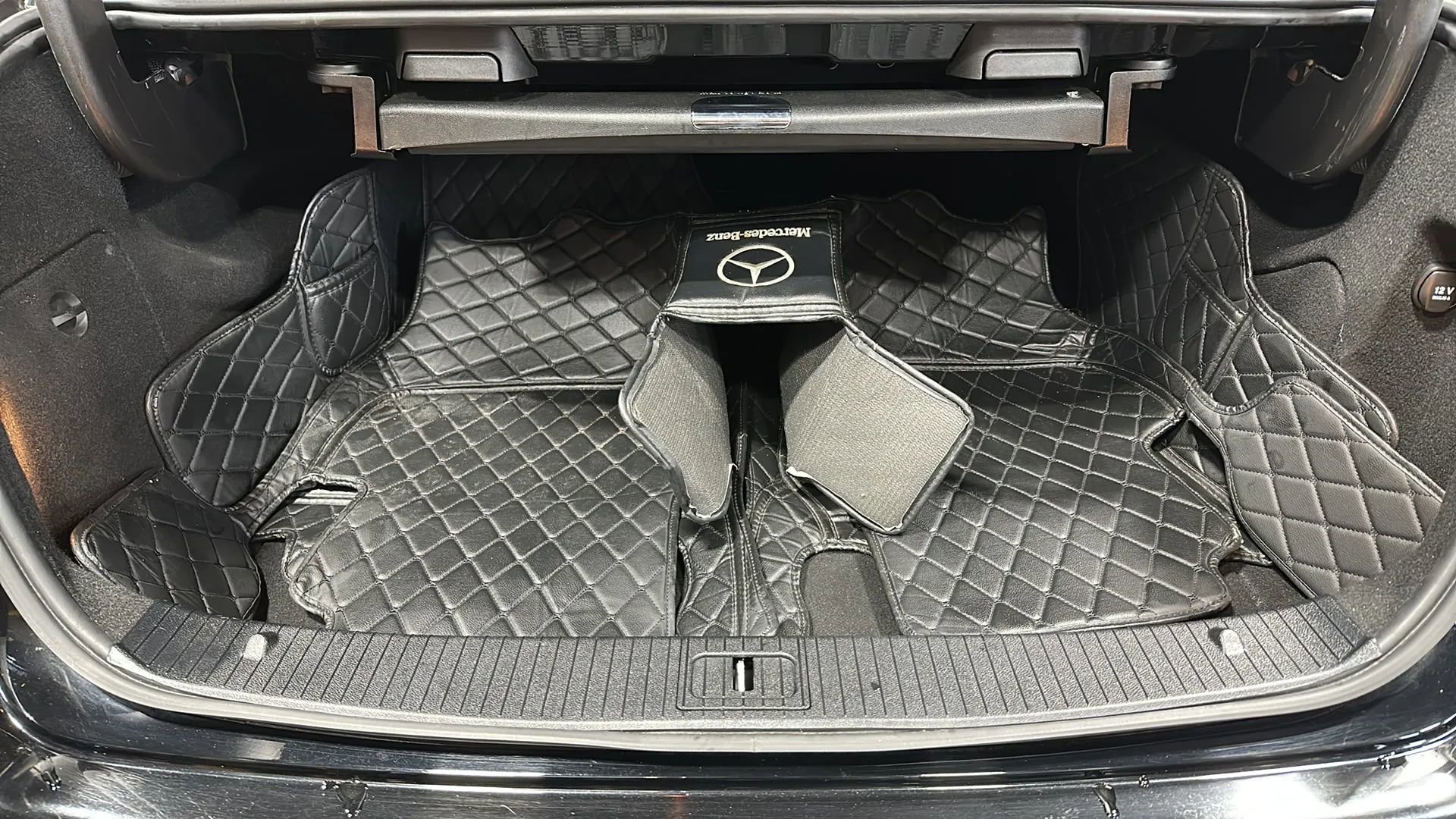 Used 2016 Mercedes-Benz E 400 4MATIC Sedan image 13