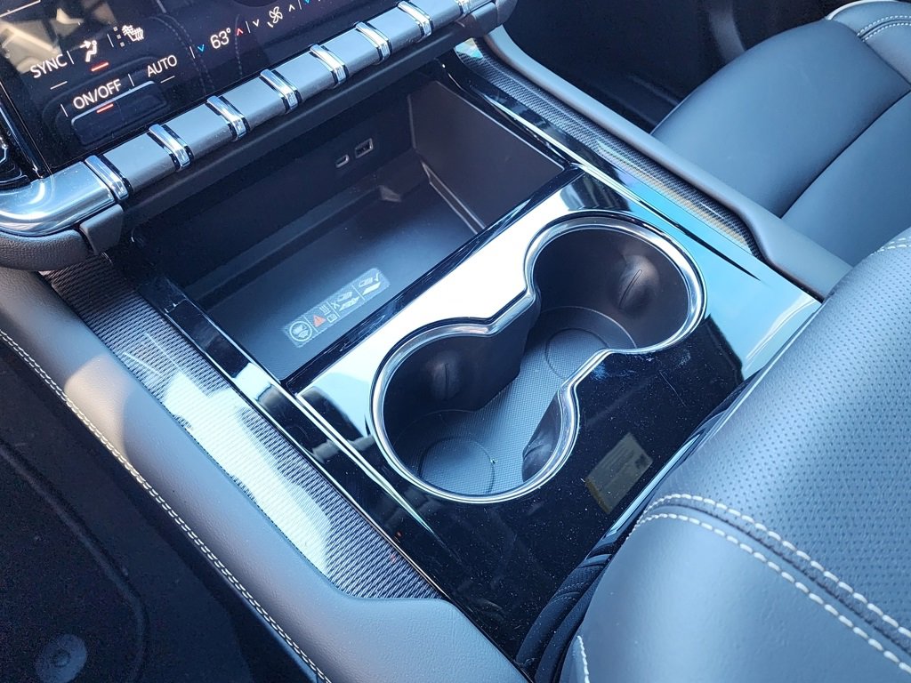 New 2026 GMC Yukon Elevation image 32