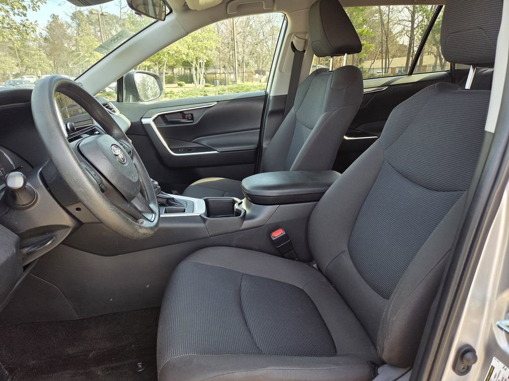 Used 2023 Toyota RAV4 LE image 12