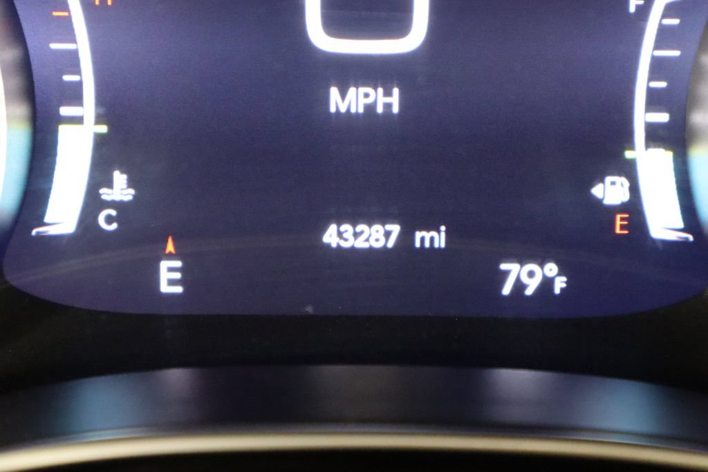 Used 2023 Chrysler Pacifica Limited w/ Uconnect Theater Family Group AWD/4WD image 42