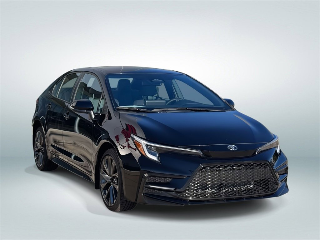 Used 2025 Toyota Corolla SE image 2