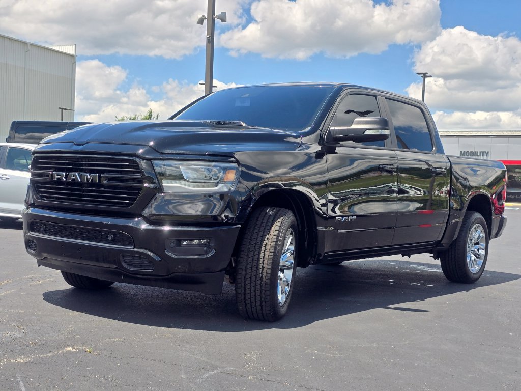 Used 2023 RAM 1500 Laramie AWD/4WD image 4