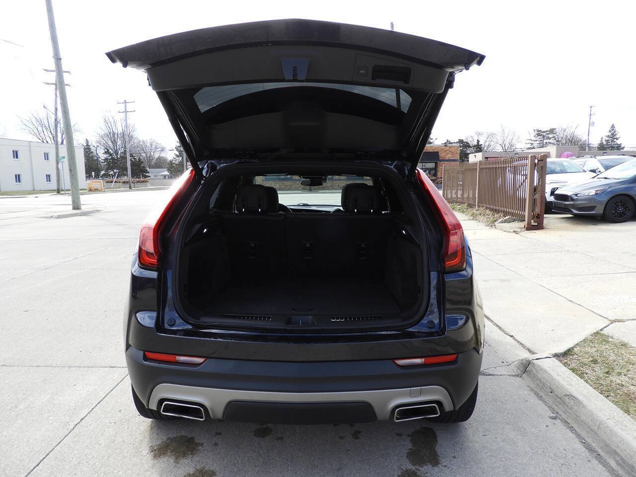 Used 2023 Cadillac XT4 Premium Luxury w/ Cold Weather Package FWD image 25