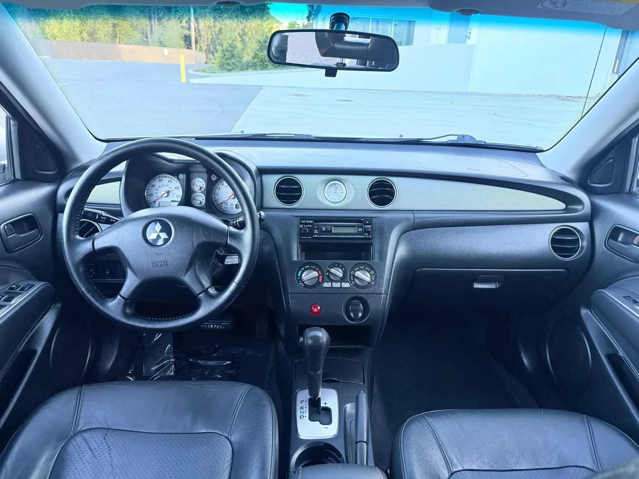 Used 2003 Mitsubishi Outlander XLS AWD/4WD image 13