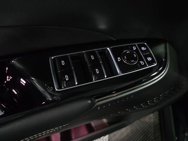 Used 2024 Cadillac Lyriq Sport image 31