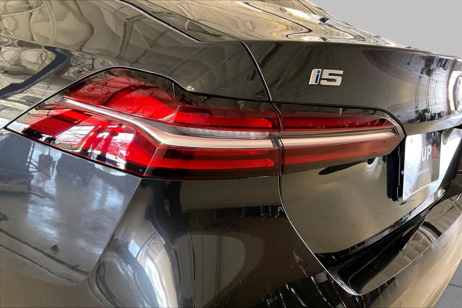 Used 2024 BMW i5 eDrive40i w/ M Sport Package RWD image 26