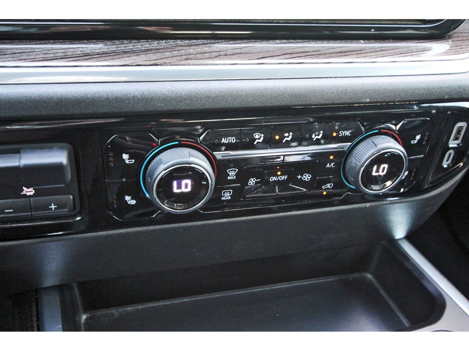 Used 2024 Chevrolet Silverado 1500 LT Trail Boss w/ Convenience Package II image 27