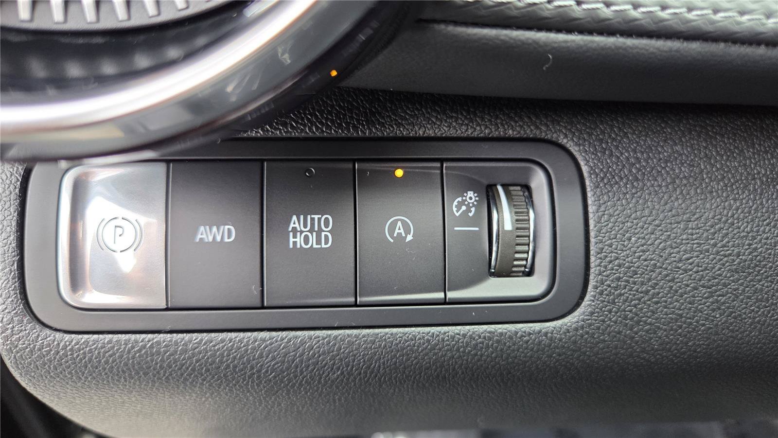 Used 2025 Chevrolet Equinox LT AWD/4WD image 16